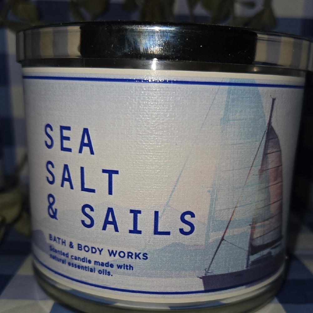 Bath & Body Works Sea Salt & Sails Candle - White